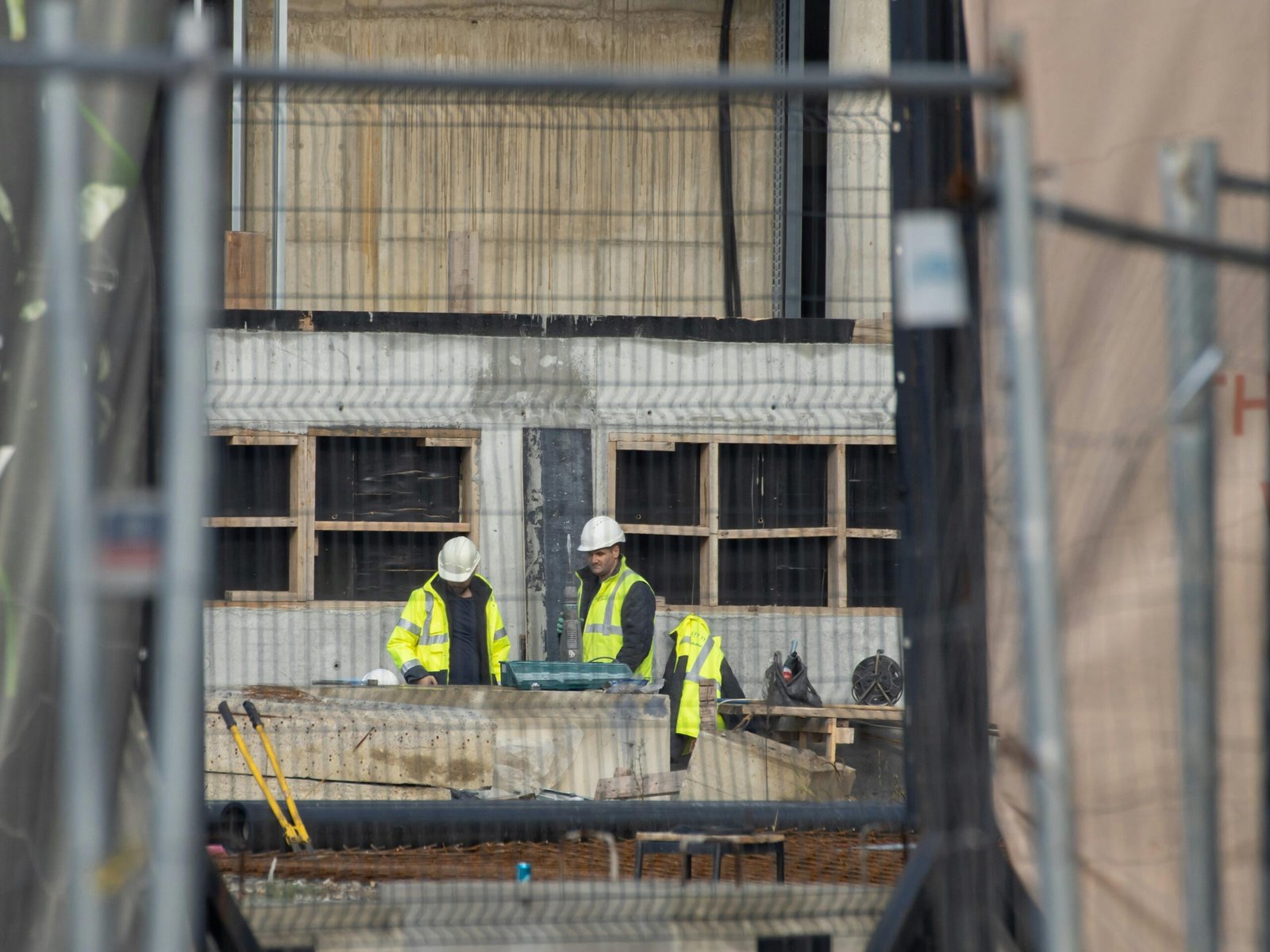 ⁠Équipe professionnelle d'une entreprise de construction au Maroc sur le terrain